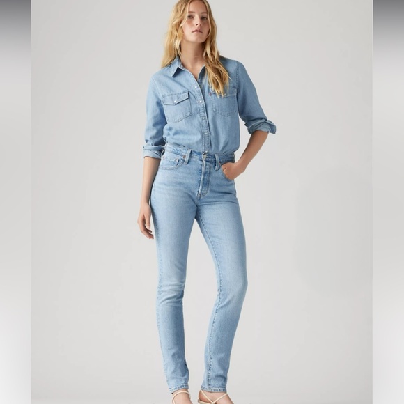 NWT Levi's Light Blue Skinny Jeans for Women. Distressed look - Picture 1 of 8